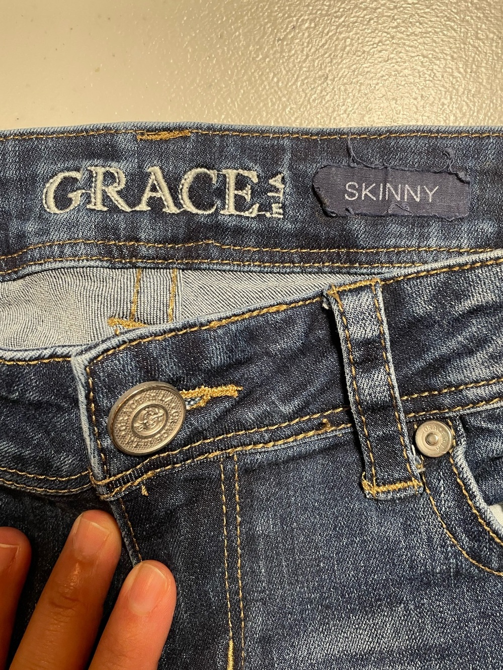 Grace in LA skinny jeans w/ pink and peach floral embroidery pattern. Size 28 - Picture 3 of 12